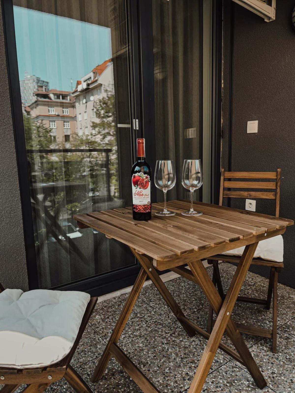 Elegant Escape Apartment II - City Centre Bratislava Extérieur photo